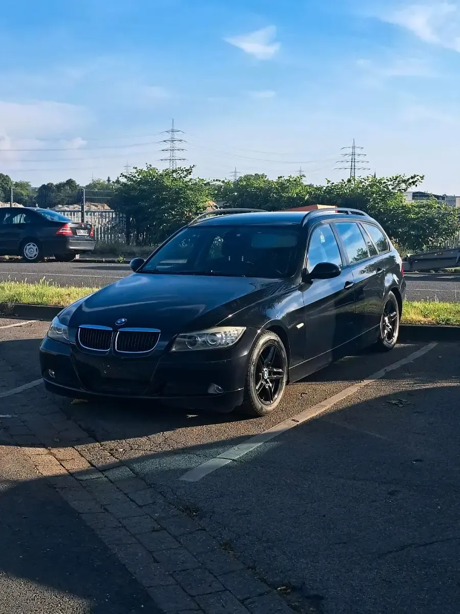 Gebraucht BMW 320 150 PS (110 kW) 2007 Schwarz Kombi