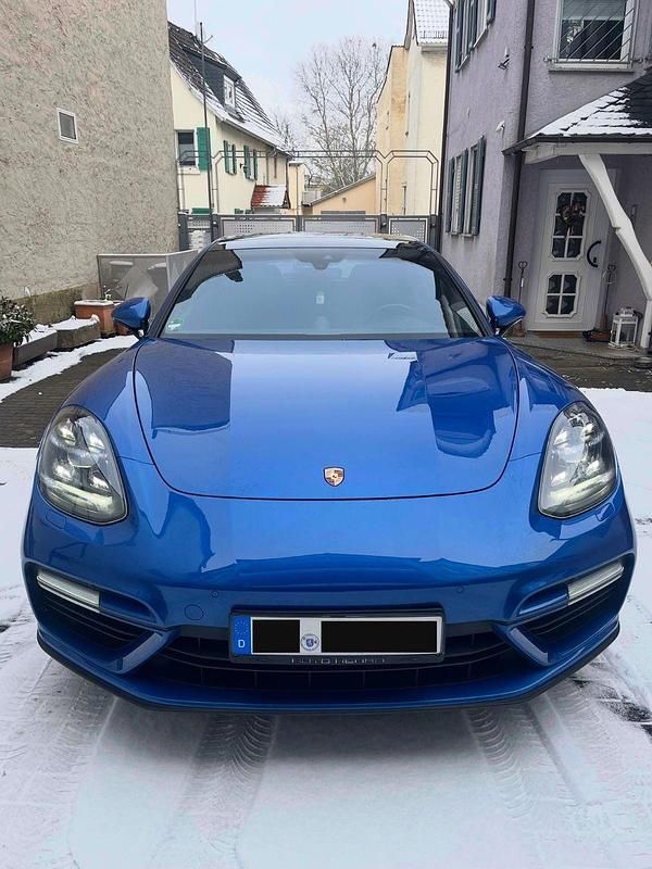 Blau Gebraucht 2017 Porsche Panamera Sport Turismo Kombi | 68.500 € (Teuer) - Bild 1/4