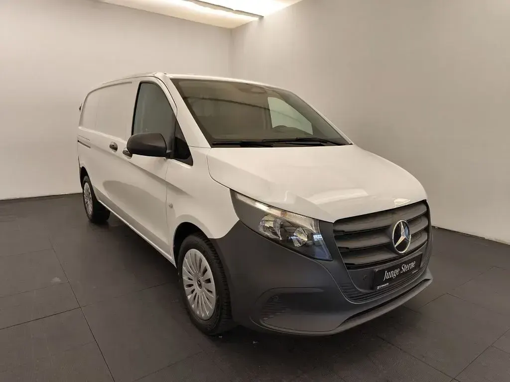 Gebraucht Mercedes Vito 136 PS (100 kW) 2024 Arktikweiß Van