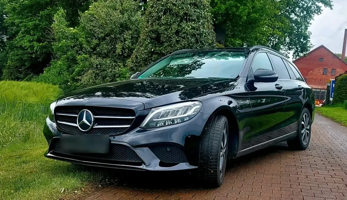 Gebraucht Mercedes 220 198 PS (145 kW) 2018 Schwarz Kombi