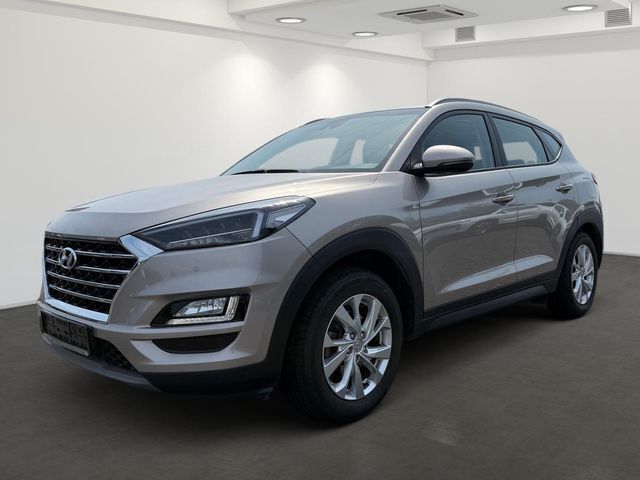 Beige (beige) Gebraucht 2019 Hyundai Tucson Trend SUV | 22.490 € (Etwas zu teuer) - Bild 1/4