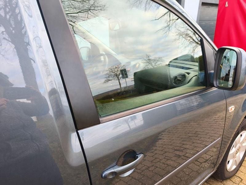 Gebraucht VW Caddy Life 80 PS (58 kW) 2009 Grau Van / Kleinbus