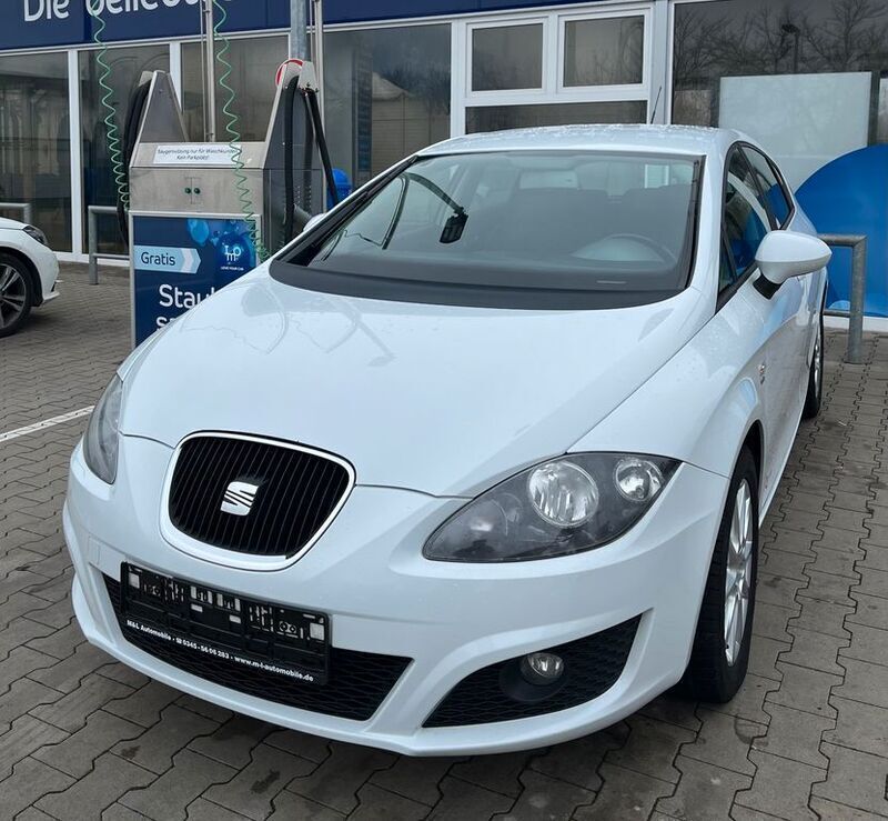 Weiß Gebraucht 2012 Seat Leon Copa Limousine | 4.480 € (Guter Preis) - Bild 1/4