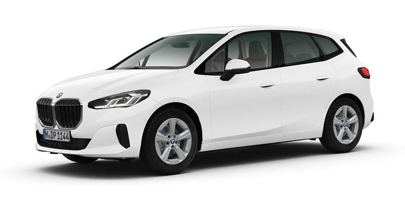 Weiß Gebraucht 2024 BMW 216 Active Tourer Luxury Line Van / Kleinbus | 29.251 € (Fairer Preis) - Bild 1/4