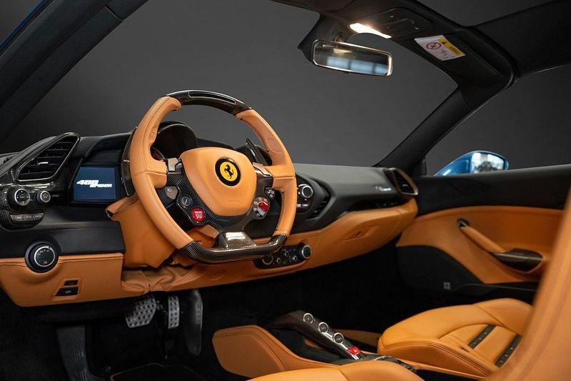 Gebraucht Ferrari 488 669 PS (492 kW) 2018 Blau Cabrio