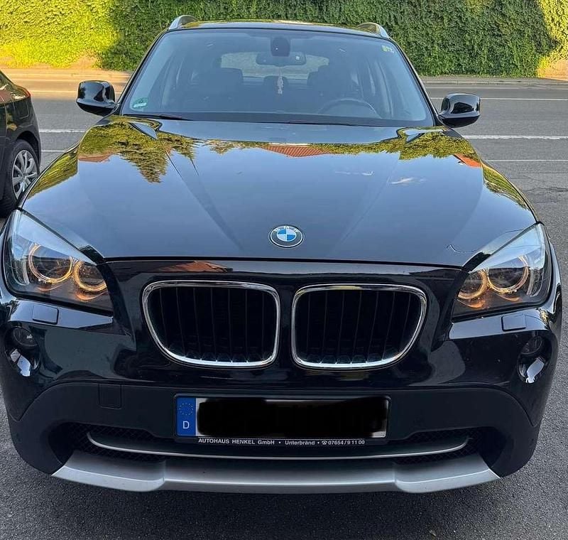 Schwarz Gebraucht 2012 BMW X1 SUV | 8.888 € (Guter Preis) - Bild 1/4