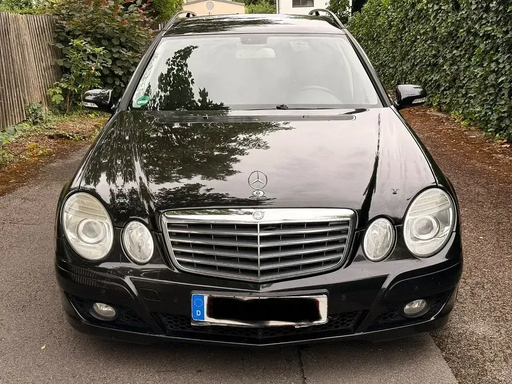Gebraucht Mercedes E350 Classic 272 PS (200 kW) 2008 Schwarz Limousine