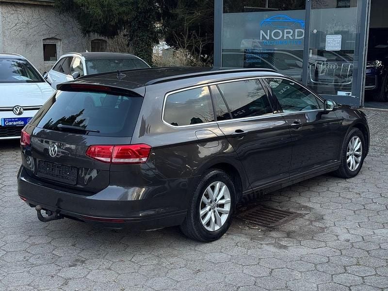 Gebraucht VW Passat Comfortline 150 PS (110 kW) 2017 Schwarz Kombi