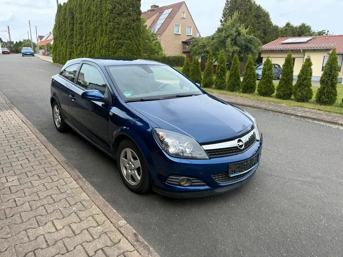 Gebraucht Opel Astra GTC 90 PS (66 kW) 2008 Blau Limousine