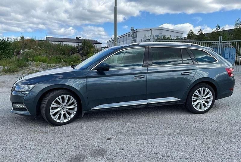 Gebraucht Skoda Superb Best of 160 PS (117 kW) 2019 Blau Kombi