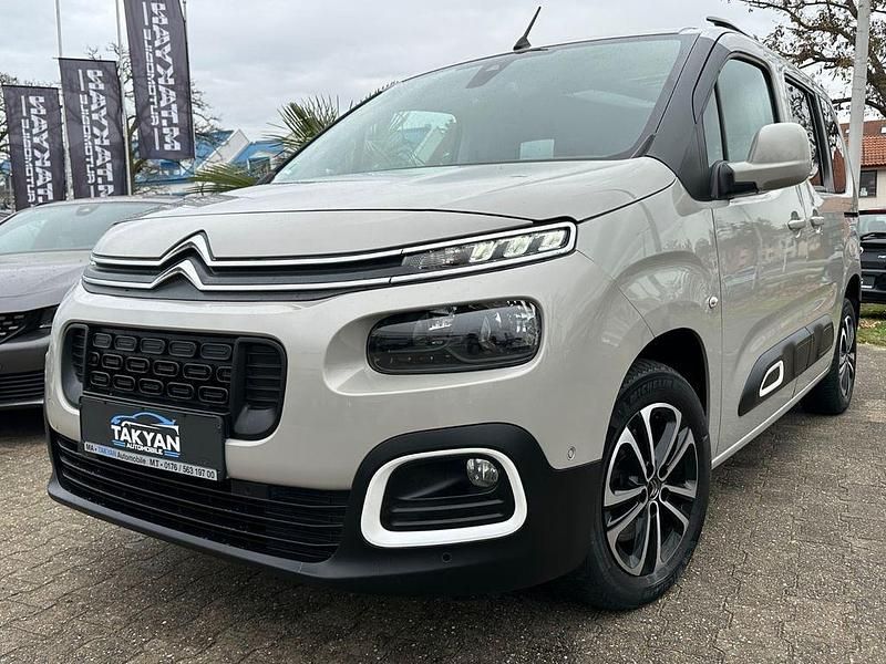 Grau Gebraucht 2019 Citroën Berlingo Shine Van / Kleinbus | 17.990 € (Fairer Preis) - Bild 1/4