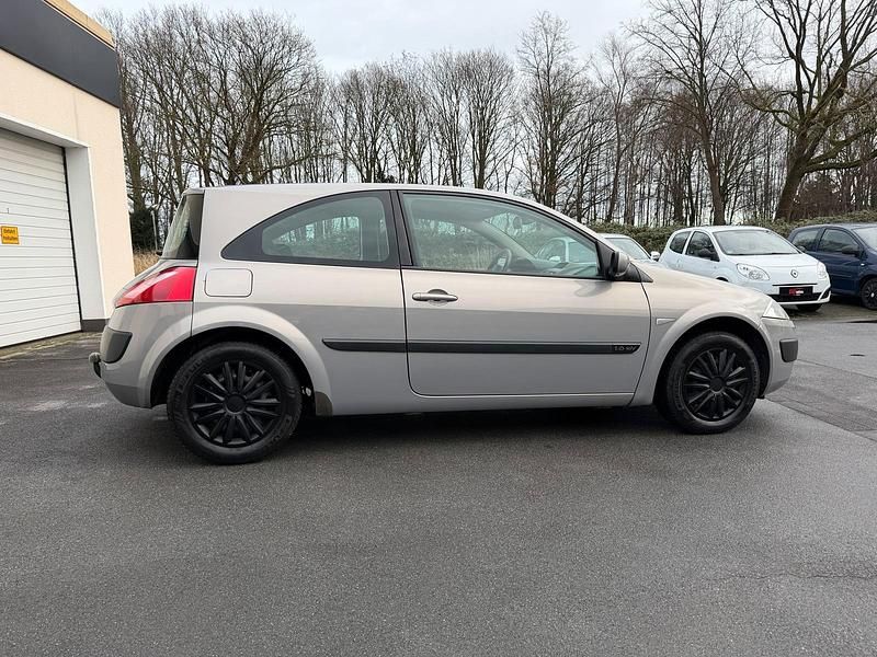 Gebraucht Renault Mégane II 112 PS (82 kW) 2003 Grau Kleinwagen