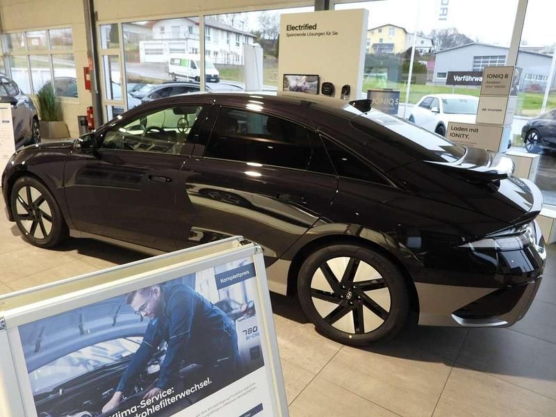 Gebraucht Hyundai Ioniq 6 Techniq 167 kW (228 PS) 2023 Biophillic blue pearl / mic Limousine