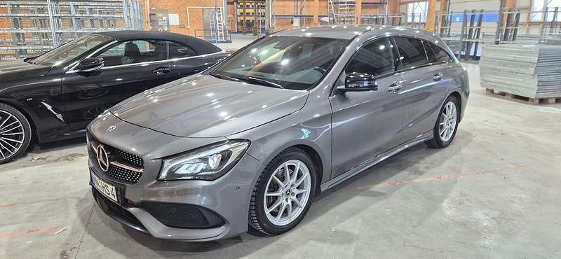 Grau Gebraucht 2019 Mercedes CLA250 AMG line Limousine | 23.490 € (Etwas zu teuer) - Bild 1/4