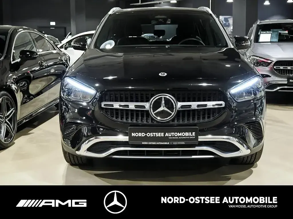 Gebraucht Mercedes GLA200 Progressive 150 PS (110 kW) 2025 Schwarz SUV