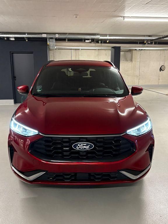 Rot Gebraucht 2024 Ford Kuga ST-Line X SUV | 29.500 € (Fairer Preis) - Bild 1/4