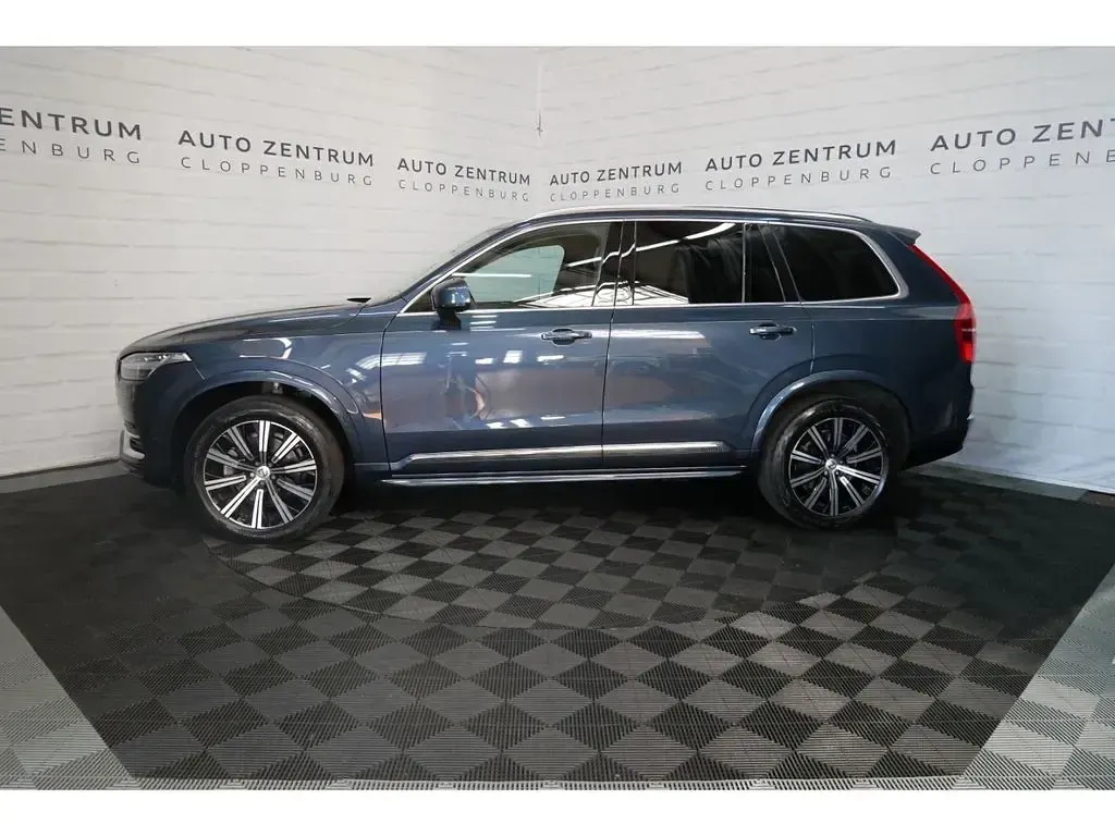 Gebraucht Volvo XC90 Plus 235 PS (172 kW) 2022 Denim blue / metallic SUV