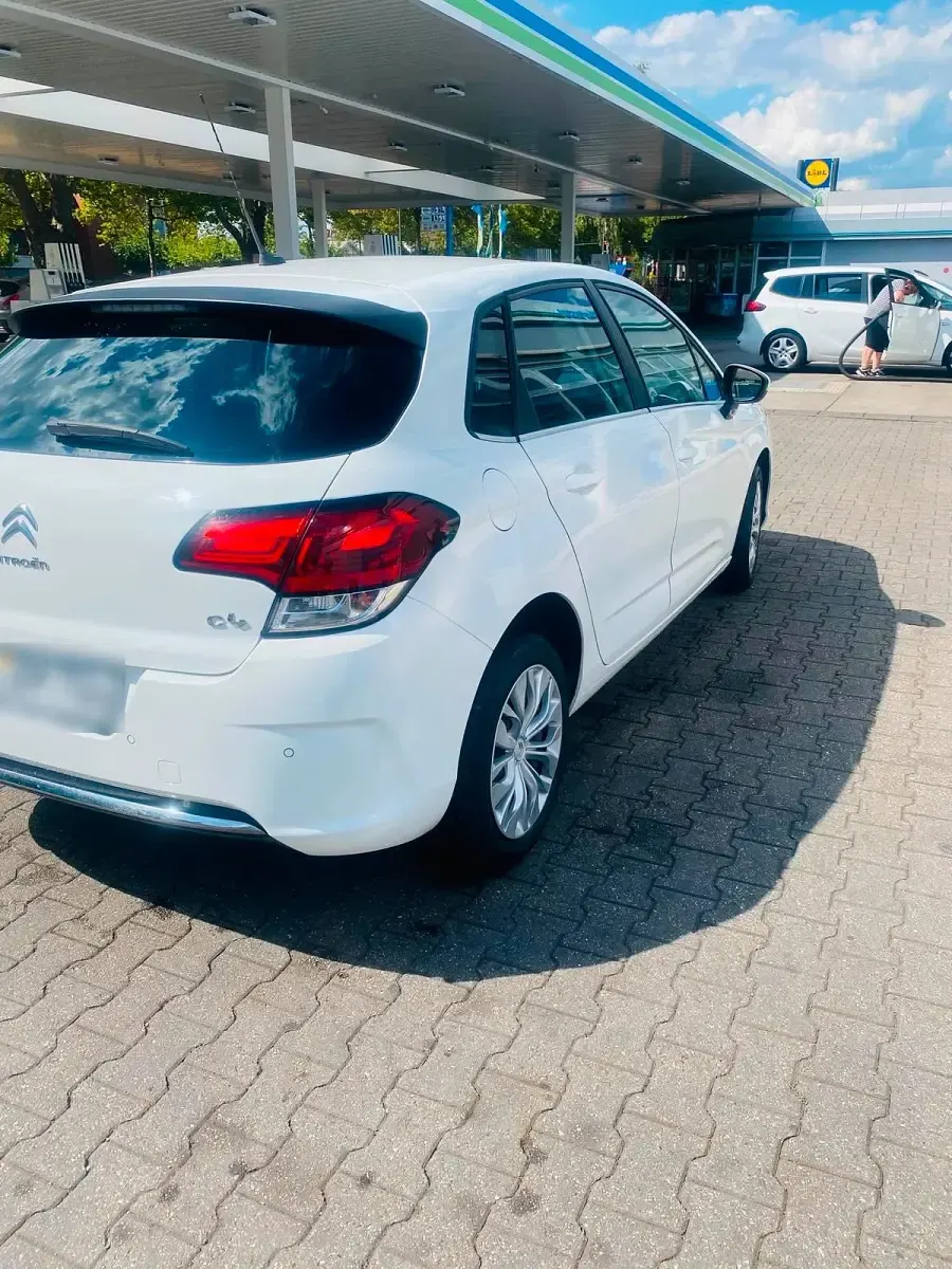 Gebraucht Citroën C4 130 PS (95 kW) 2015 Weiß Limousine