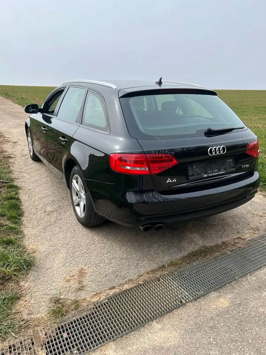 Używany Audi A4 120 KM (88 kW) 2015 Czarny Kombi