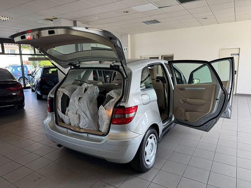 Usata Mercedes B150 95 CV (69 kW) 2005 Argento Monovolume