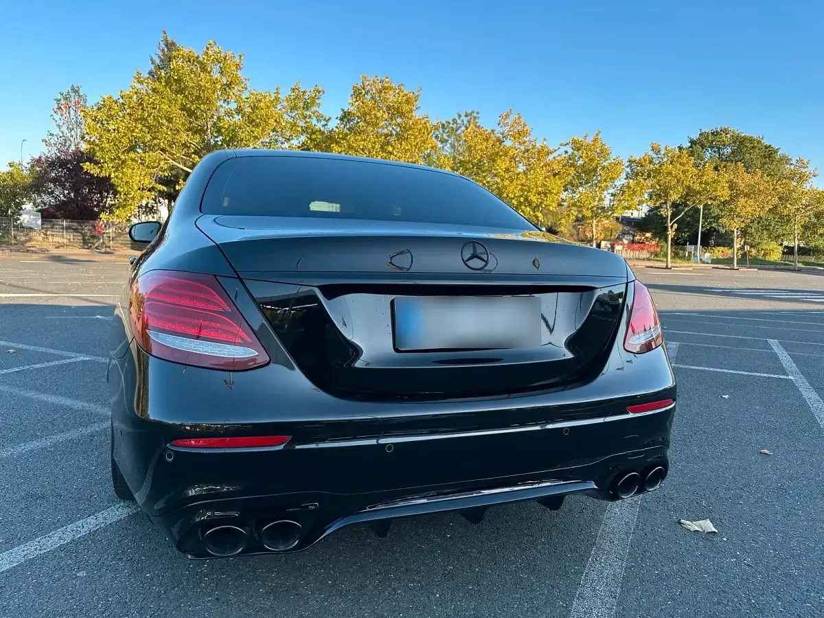 Gebraucht Mercedes E350 AMG 258 PS (189 kW) 2016 Schwarz Limousine