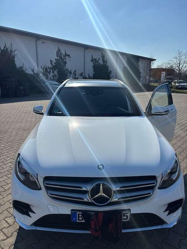 Gebraucht Mercedes GLC250 AMG line 204 PS (150 kW) 2015 Weiß SUV
