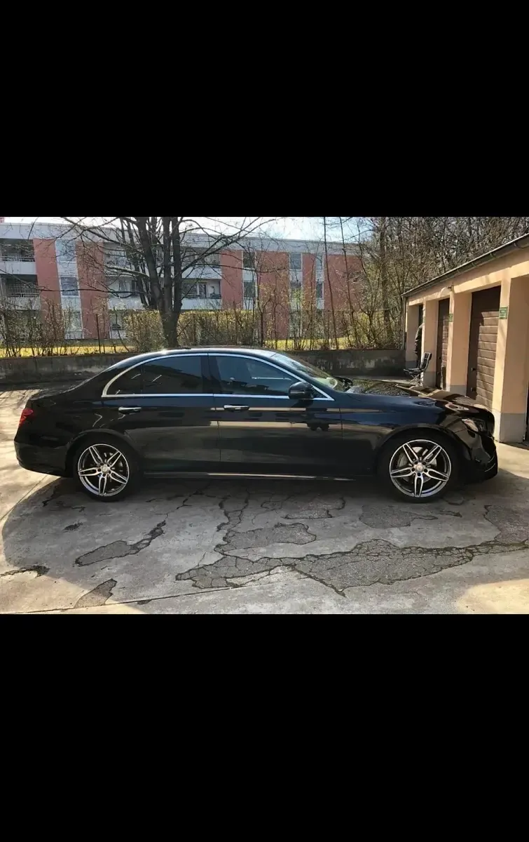 Gebraucht Mercedes E200 Avantgarde 184 PS (135 kW) 2016 Schwarz Limousine
