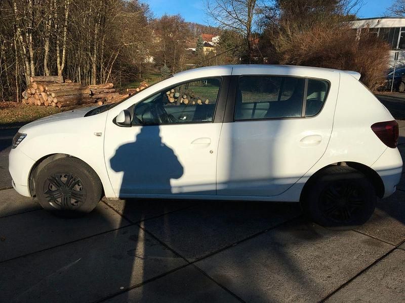 Gebraucht Dacia Sandero Comfort 73 PS (53 kW) 2018 Weiß Limousine