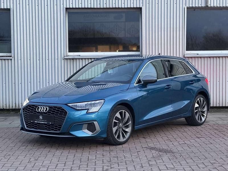 Atollblau metallic Gebraucht 2020 Audi A3 Edition .1 Limousine | 24.990 € (Etwas zu teuer) - Bild 1/4