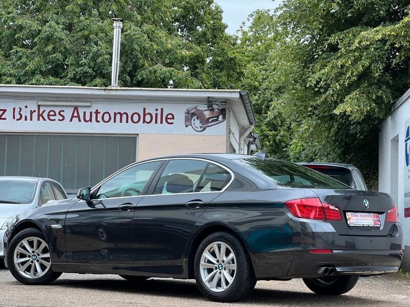 Gebraucht BMW 523 Sport Line 204 PS (150 kW) 2011 Grau Limousine