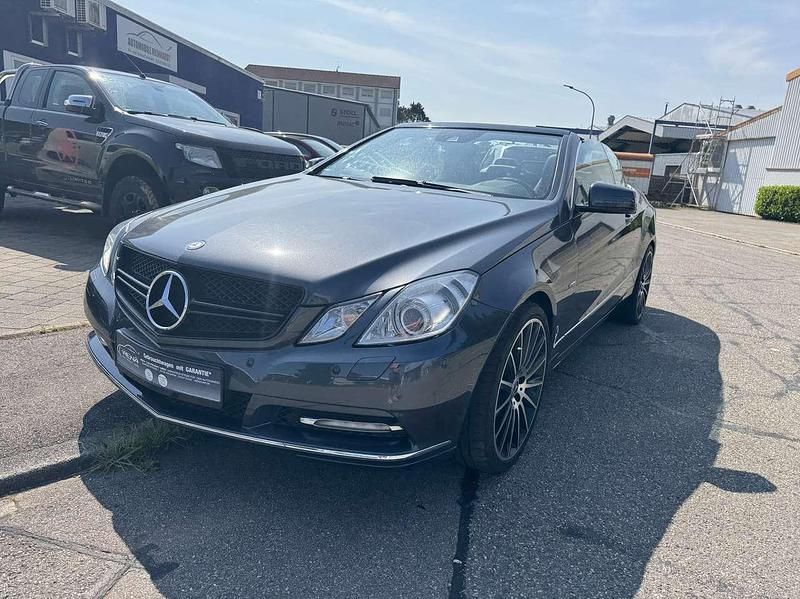 Gebraucht Mercedes E250 Avantgarde 204 PS (150 kW) 2013 Grau Cabrio