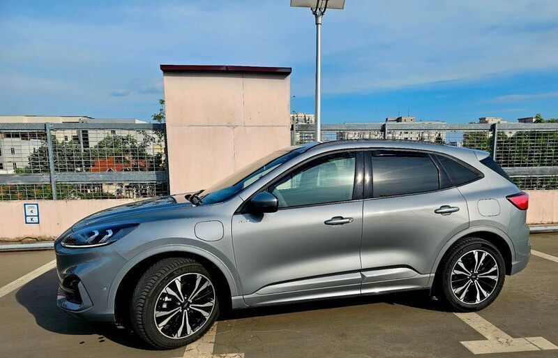 Silber Gebraucht 2023 Ford Kuga ST-Line X SUV | 29.000 € (Guter Preis) - Bild 1/4
