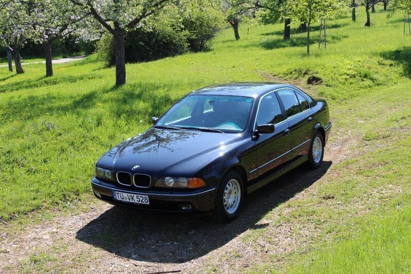 Schwarz Gebraucht 1997 BMW 528 Limousine | 7.499 € (Etwas zu teuer) - Bild 1/4