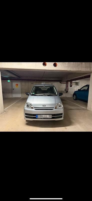 Silber Gebraucht 2005 Daihatsu Cuore Kleinwagen | 1.700 € (Teuer) - Bild 1/4