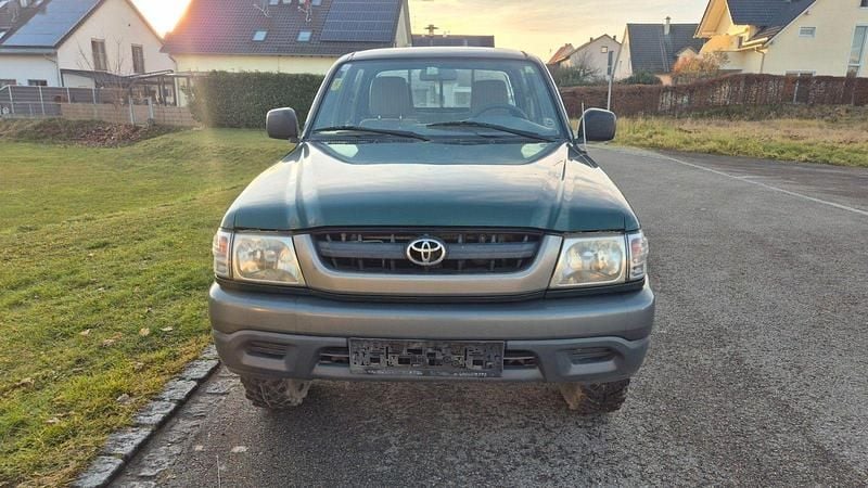 Gebraucht Toyota HiLux 102 PS (75 kW) 2004 Grün Pickup