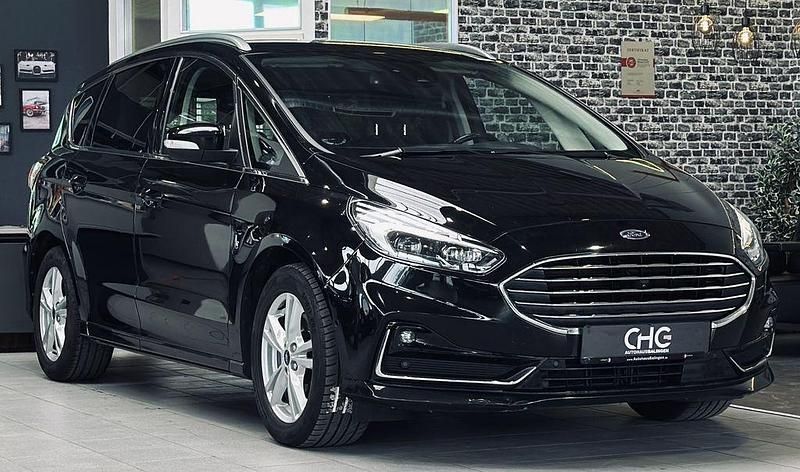 Obsidianschwarz Gebraucht 2021 Ford S-MAX Titanium Van / Kleinbus | 10.710 € (Guter Preis) - Bild 1/4