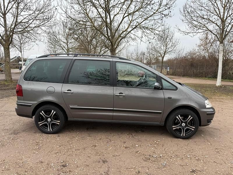 Gebraucht VW Sharan 115 PS (84 kW) 2008 Grau Van / Kleinbus