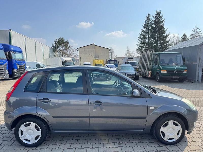 Gebraucht Ford Fiesta Ghia 80 PS (58 kW) 2005 Grau Kleinwagen