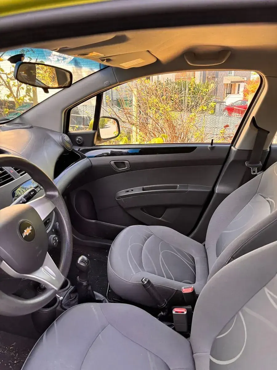 Second-hand Chevrolet Spark 68 CP (50 kW) 2011 Hatchback