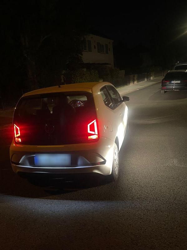 Weiß Gebraucht 2019 VW up! Join Kleinwagen | 3.950 € (Guter Preis) - Bild 1/4
