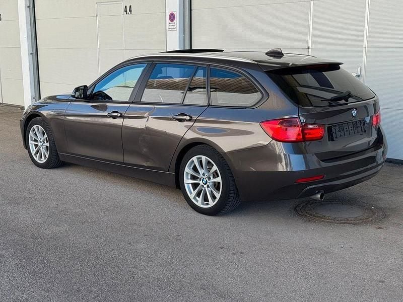 Second-hand BMW 320 184 CP (135 kW) 2012 Maro Berlinǎ
