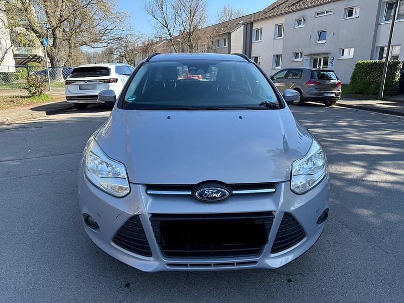 Gebraucht Ford Focus 140 PS (102 kW) 2013 Grau Kombi