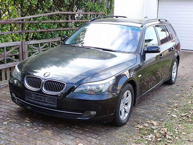 Gebraucht BMW 525 197 PS (144 kW) 2007 Schwarz Kombi