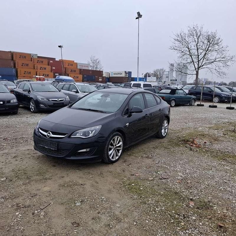 Schwarz Gebraucht 2013 Opel Astra Limousine | 4.250 € (Guter Preis) - Bild 1/4