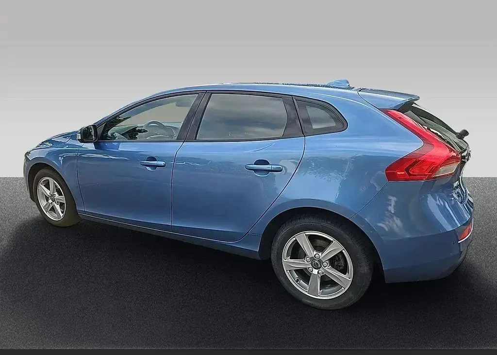 Gebraucht Volvo V40 You! 122 PS (89 kW) 2016 Blau Limousine
