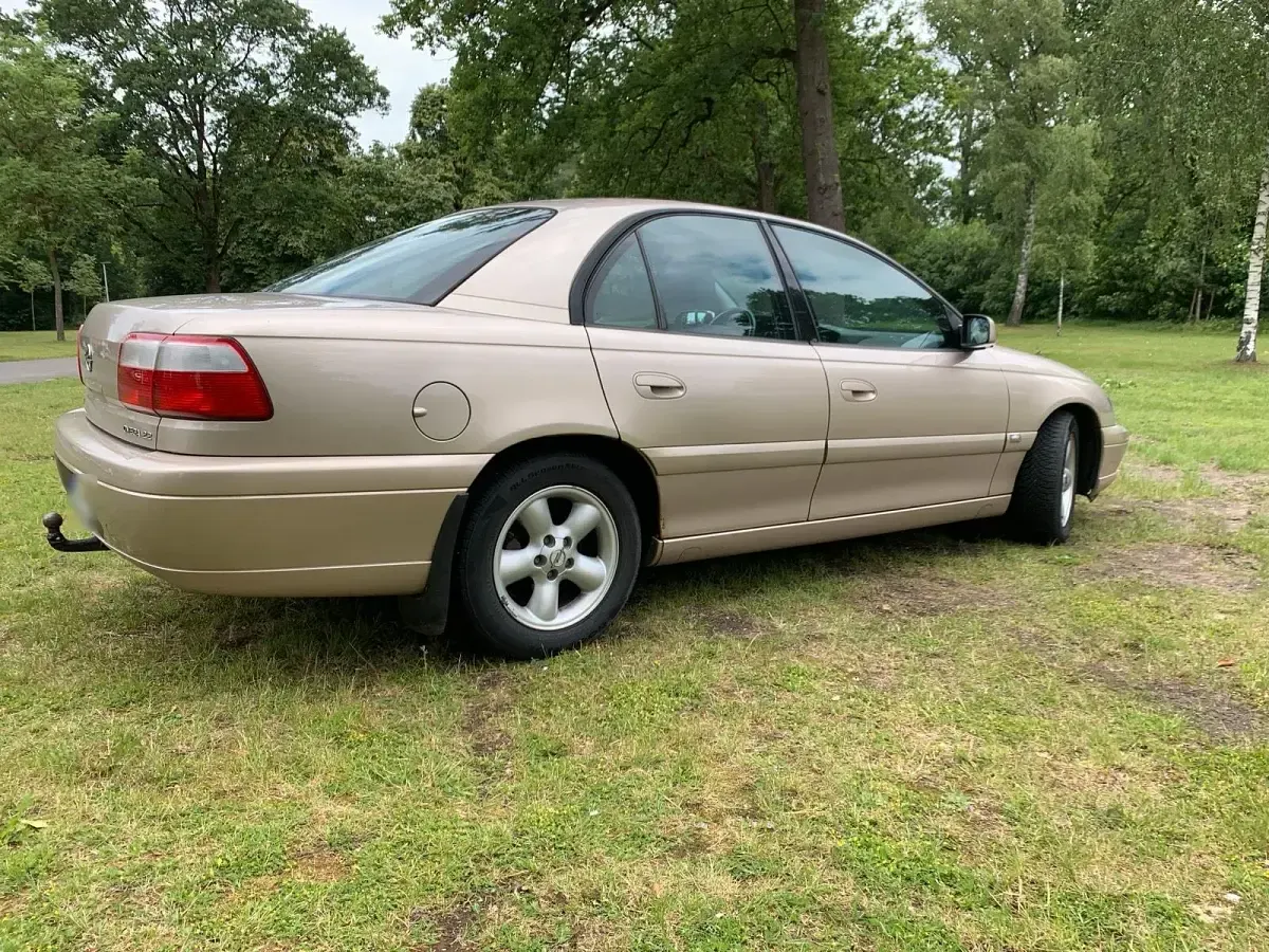 Gebraucht Opel Omega 140 PS (102 kW) 2001 Gold Limousine