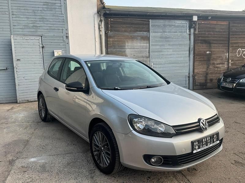 Silber Gebraucht 2009 VW Golf VI Coupé | 3.999 € (Guter Preis) - Bild 1/4