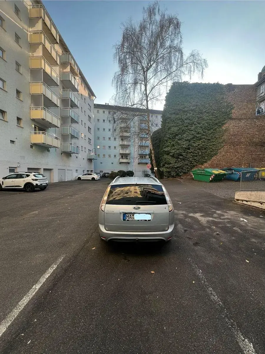 Usado Ford Focus Style 145 CV (106 kW) 2009 Gris Familiar