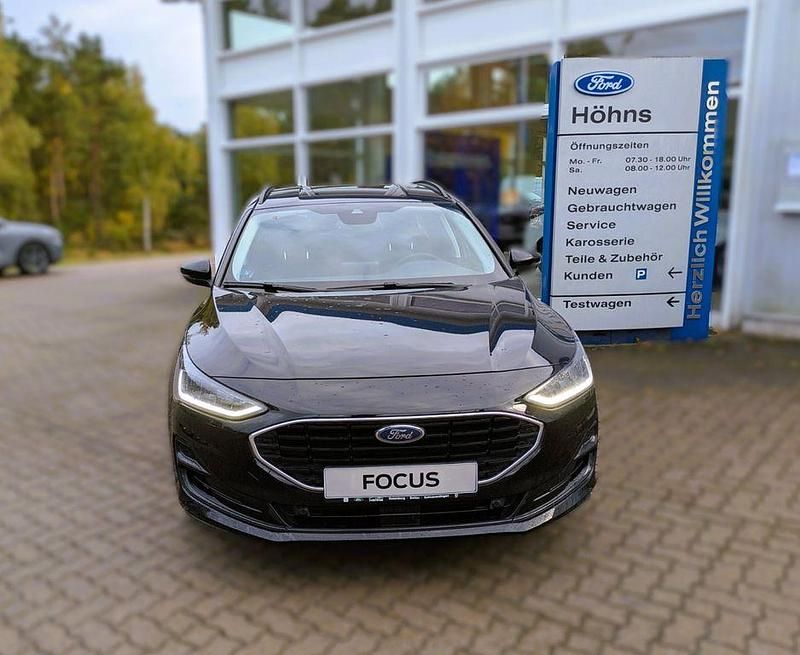 Gebraucht Ford Focus Cool & Connect 125 PS (91 kW) 2022 Schwarz Limousine