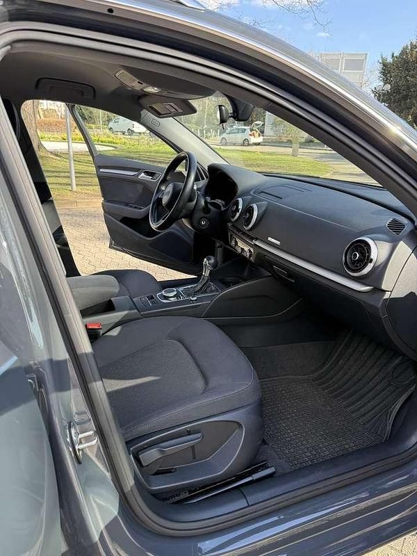 Gebraucht Audi A3 Sportback Comfort 150 PS (110 kW) 2016 Grau Kleinwagen